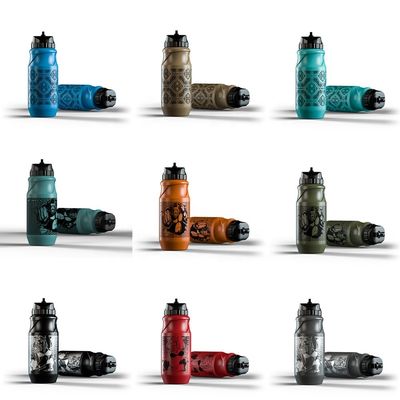 食品グレード シリコン 多色自転車ボトル 215*80*80 mm 容量 650ml 屋外運動
