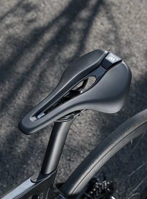 快適なウェストバイキング 短鼻自転車 マウンテンバイク用のサドル座席 24.5*14.5*6cm