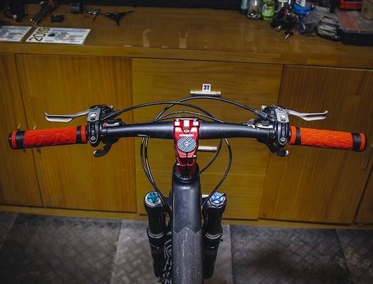 130mm * 30mm ENLEE シリカジェル 自転車のハンドルバーグリップ