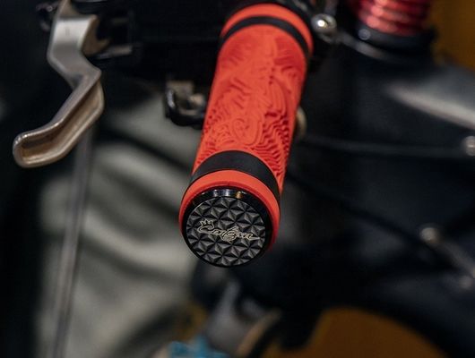 130mm * 30mm ENLEE シリカジェル 自転車のハンドルバーグリップ