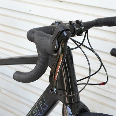 カーボンフレーム 砂利自転車 700C*40C 11 スピード APEX 道路レース用液圧ディスクブレーキ