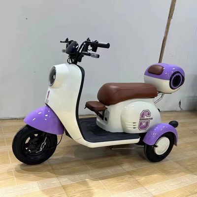 600Wモーターパワー 3輪スクーター 成人のための 後部ハブ モーター位置 統合バッテリー
